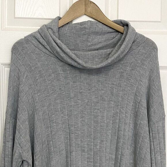 Andree by Unit Womens Size 1X Relaxed Fit Rib Knit Sweater Shirt Cowl Neck Gray - Picture 2 of 9